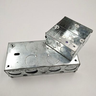 qualità  BS Standard Switch Socket Box IP65 Galvanized Steel 3X6 3X3 Fabbrica
